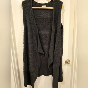 NWOT Gorgeous cableknit cardigan